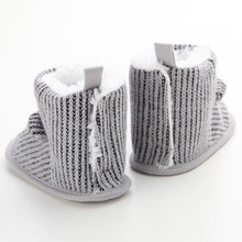 Load image into Gallery viewer, Infant Knit 'Bear' Boots
